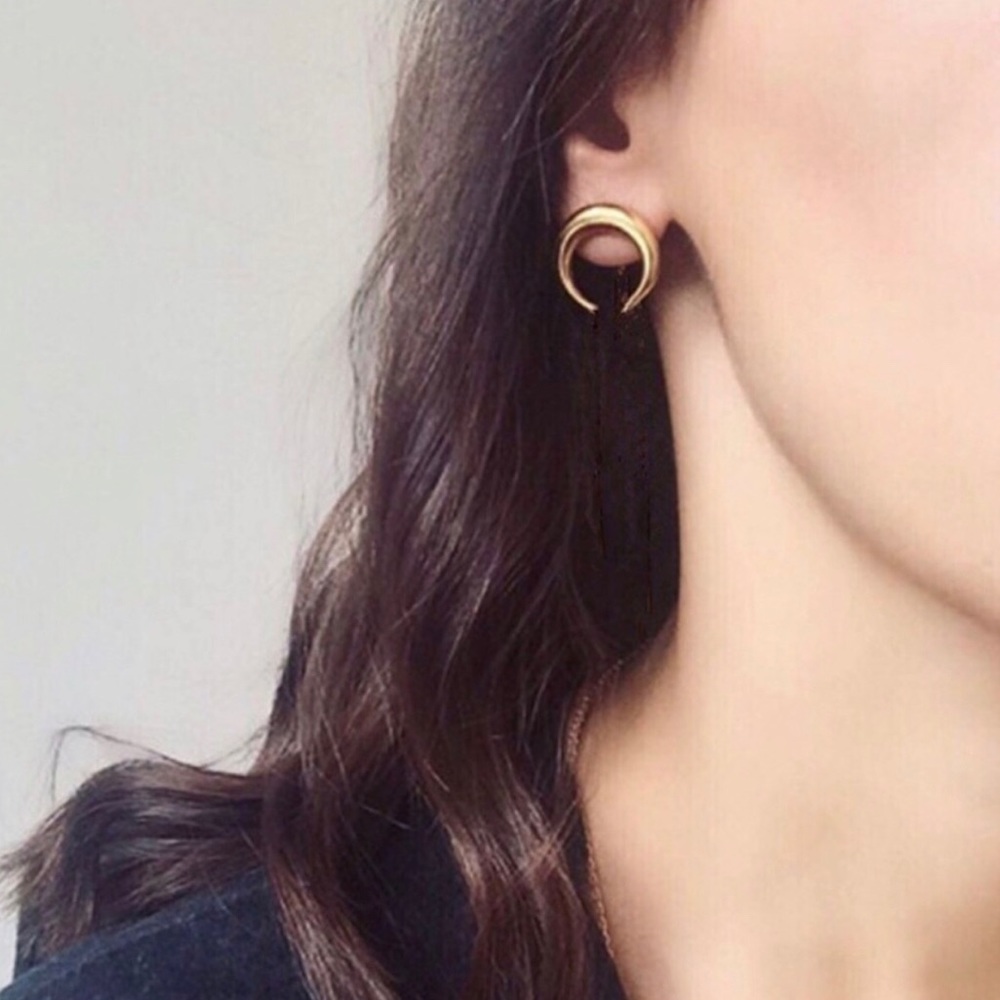 🌙 Golden Crescent Stud Earrings 🌙 - Picture 2 of 2